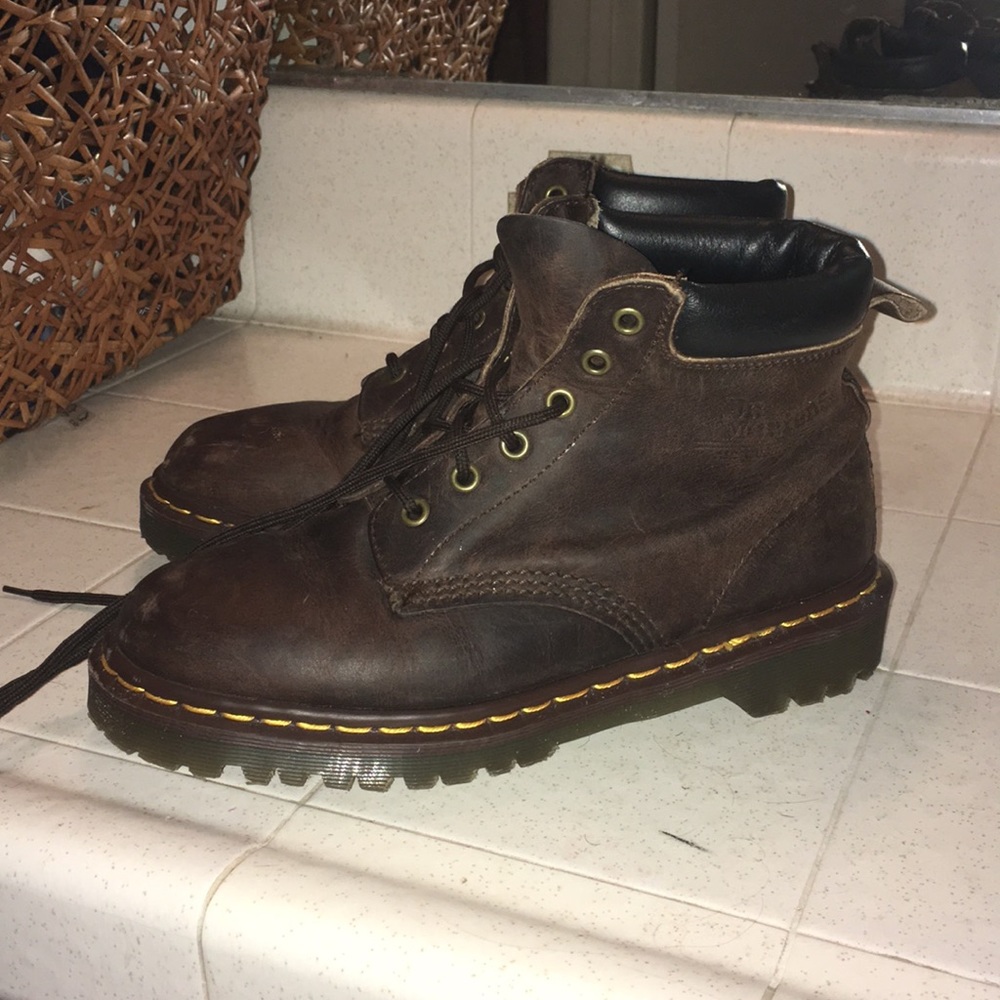 Brown leather COMFY doc martens!